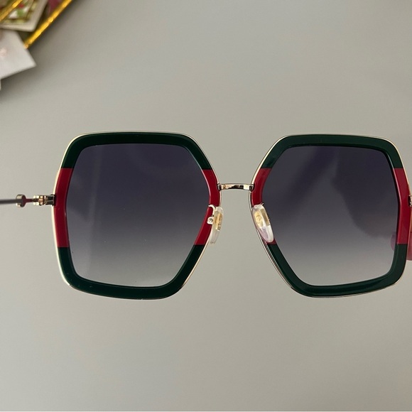 Gucci Wide Frame Sunglasses with Box Included - Picture 7 of 8